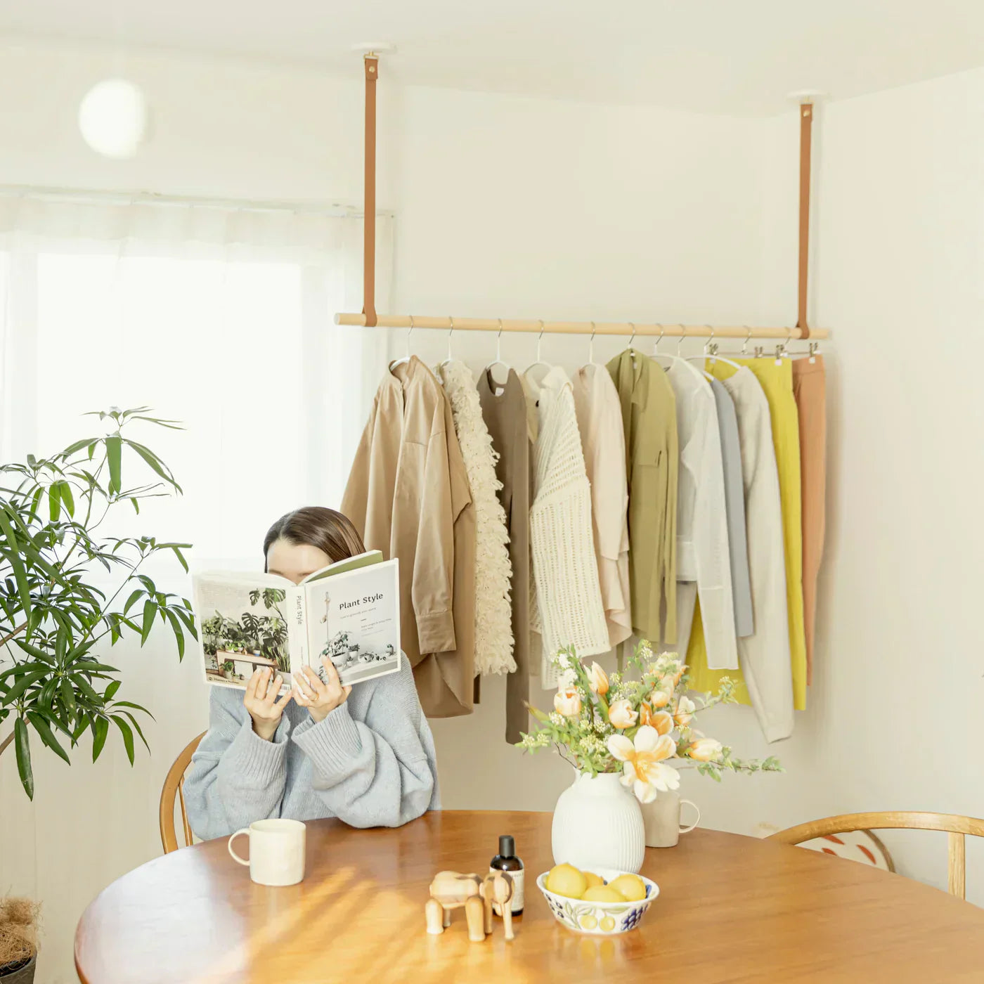 物干し x 型から卒業!天井活用で床ゼロ生活|8LOOP