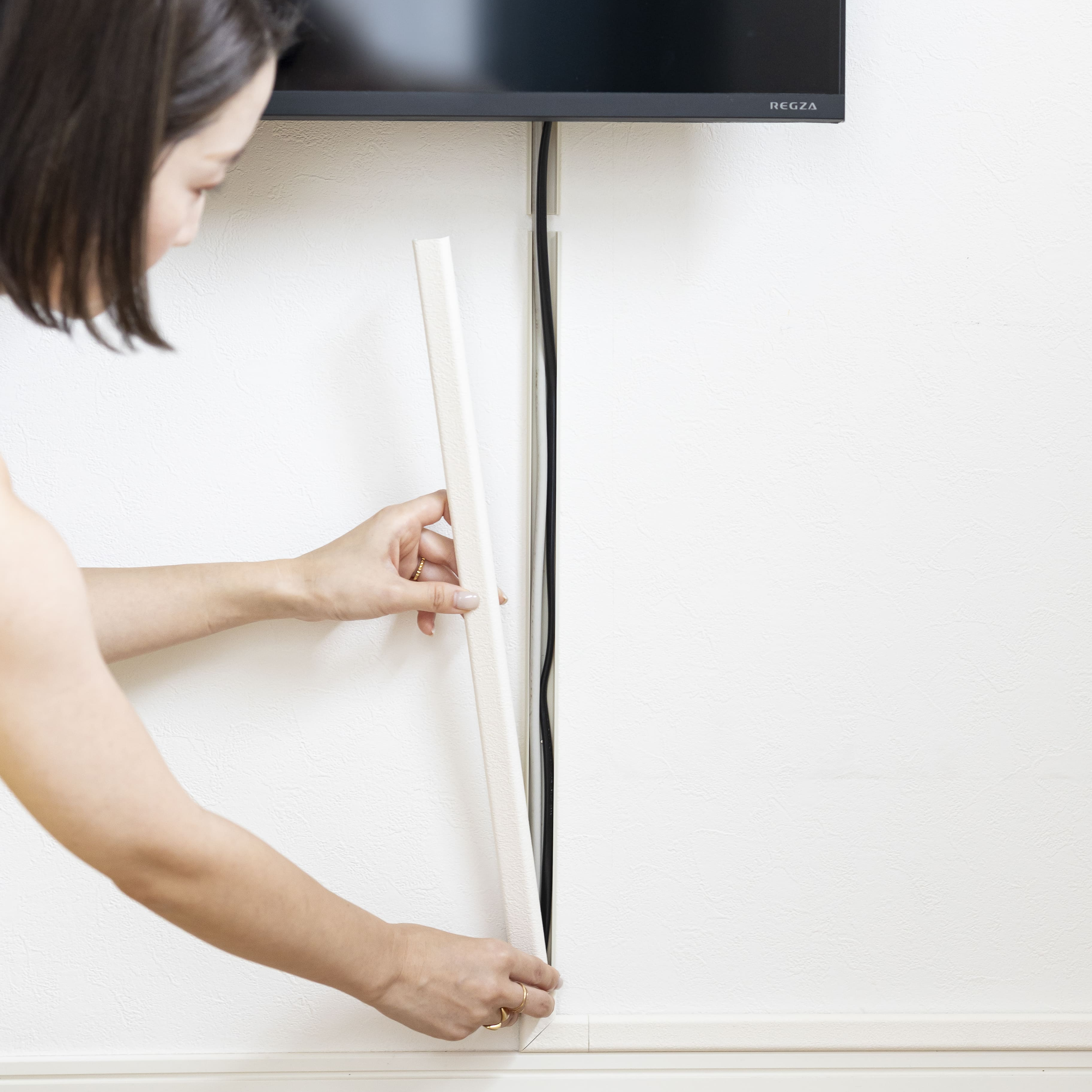 壁掛けテレビ金具 配線モール
