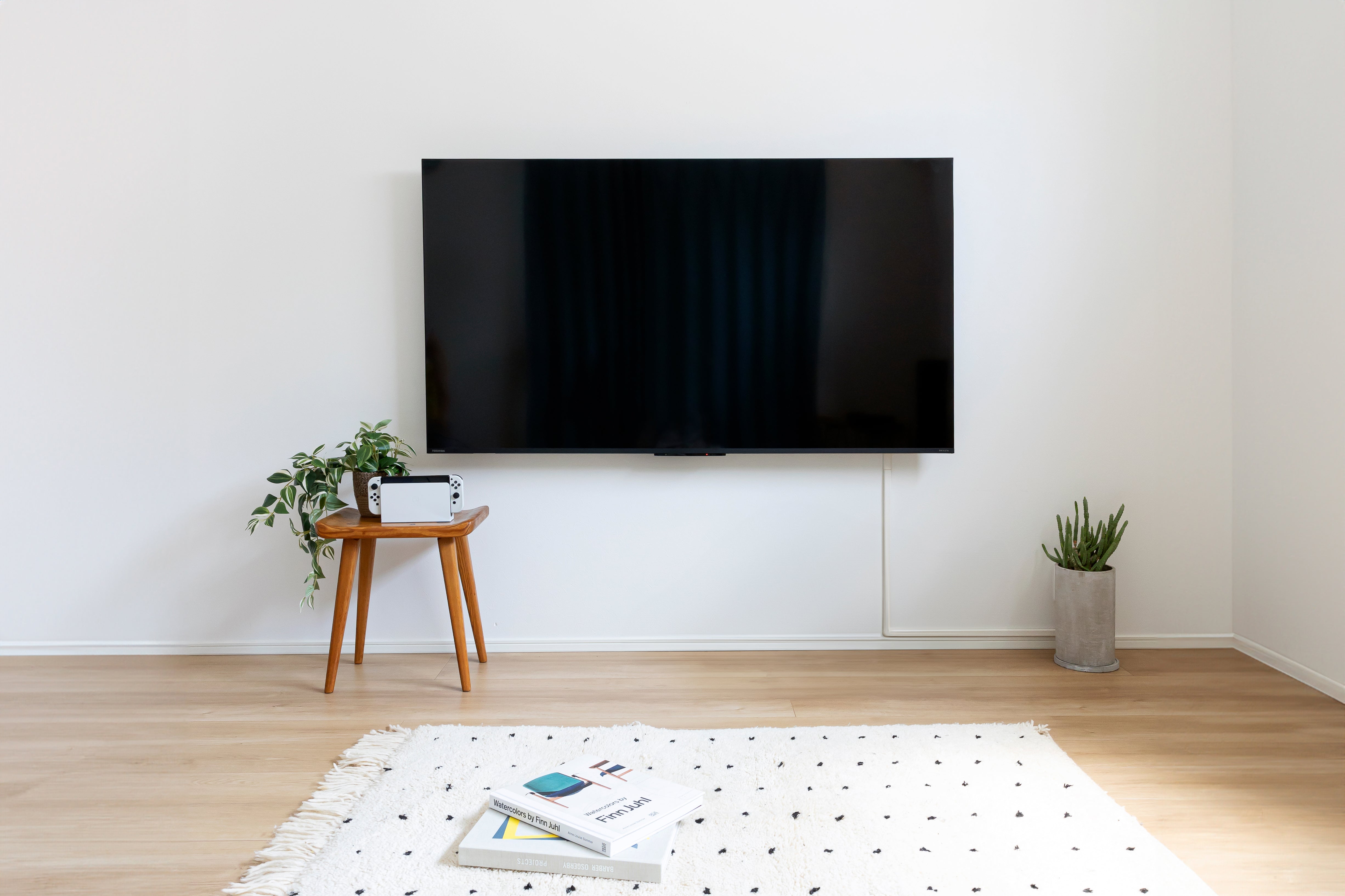 壁掛けテレビ金具使用後