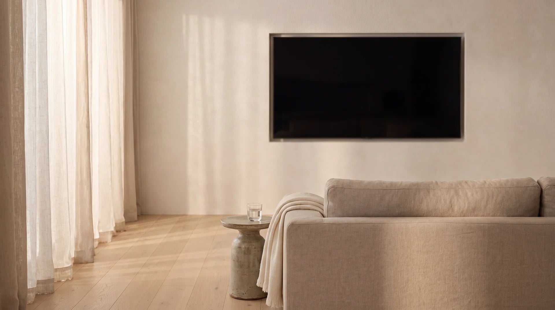 65型テレビの最適な視聴距離は1.2mが目安